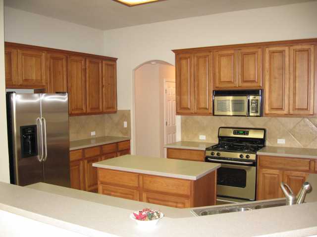 913 Rochester Castle Way Pflugerville, TX 78660 - Photo 3 of 5