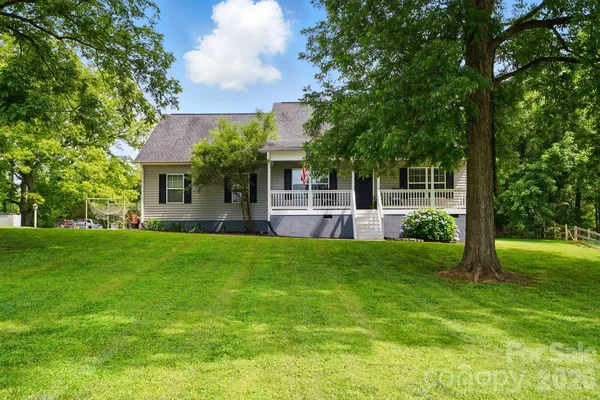 $450,000 | 1621 State Rd S-46-323, York, SC 29745