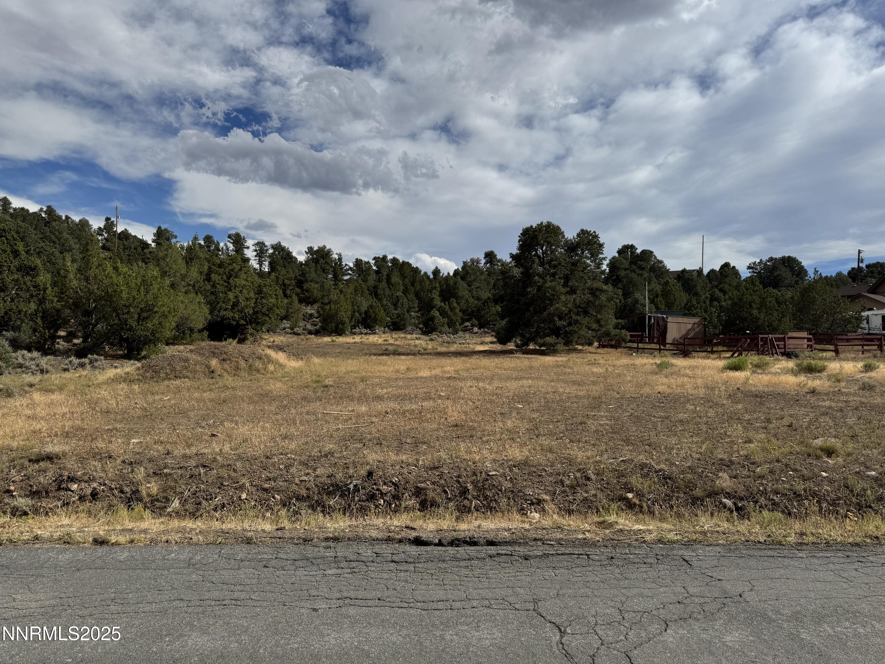 2523 Cartwright Road, Unit H16 Reno, NV 89521 - Photo 4 of 4 a view of a field with a yard