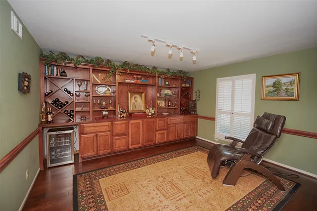 $565,000 | 18502 Vinland Drive, Nassau Bay, TX 77058