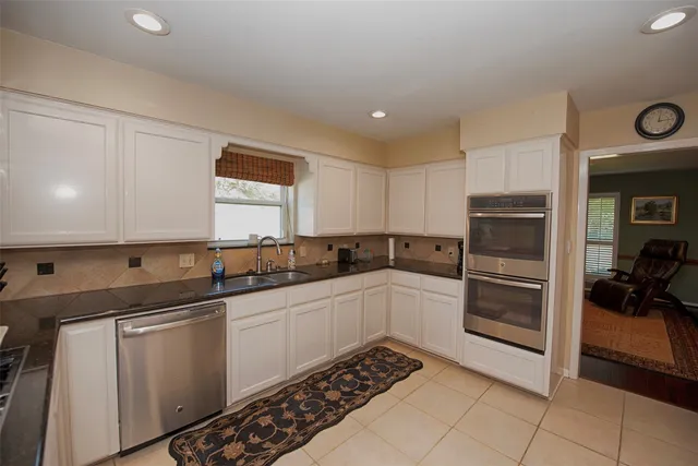 $565,000 | 18502 Vinland Drive, Nassau Bay, TX 77058