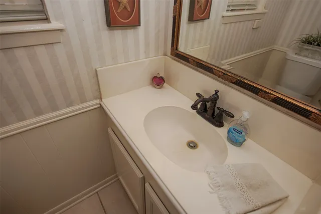 $565,000 | 18502 Vinland Drive, Nassau Bay, TX 77058