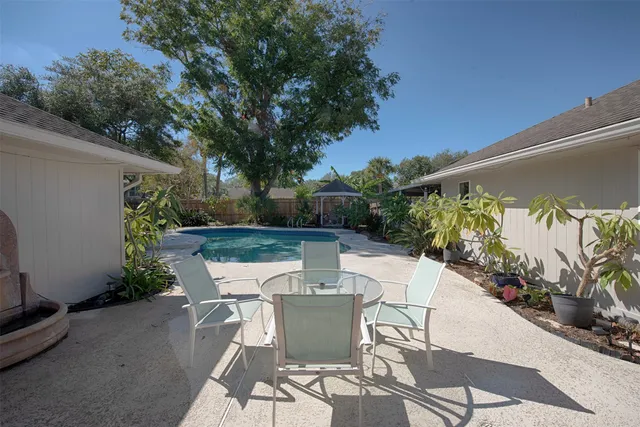 $565,000 | 18502 Vinland Drive, Nassau Bay, TX 77058