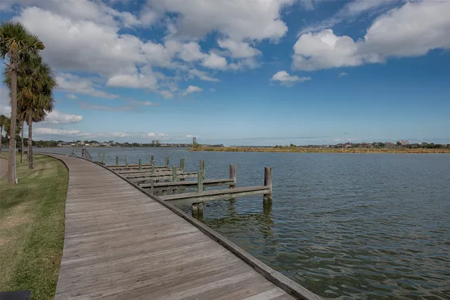 $565,000 | 18502 Vinland Drive, Nassau Bay, TX 77058