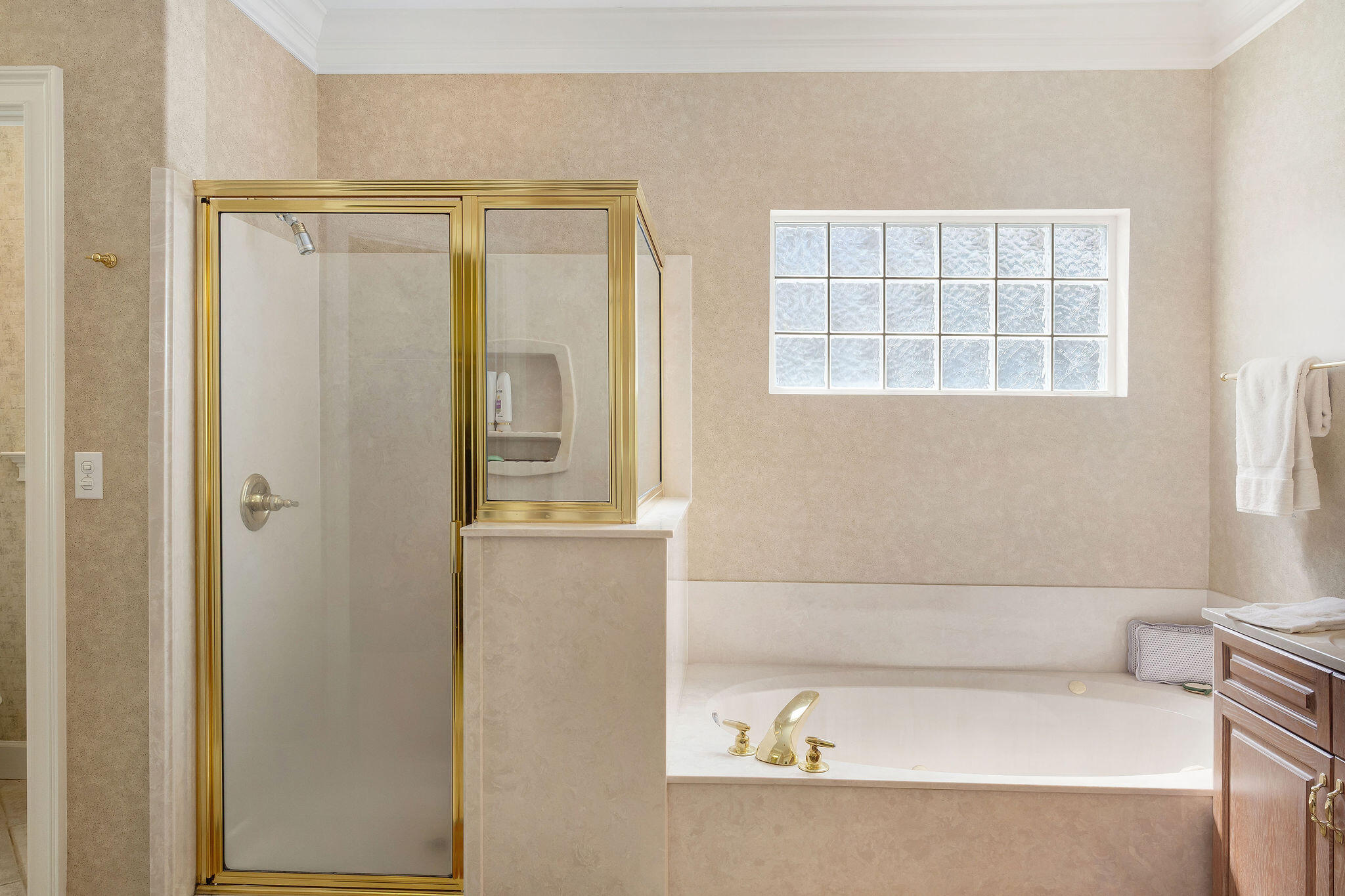 29 Ivory Court Miramar Beach, FL 32550 - Photo 32 of 39 a bathroom with a bathtub and a toilet