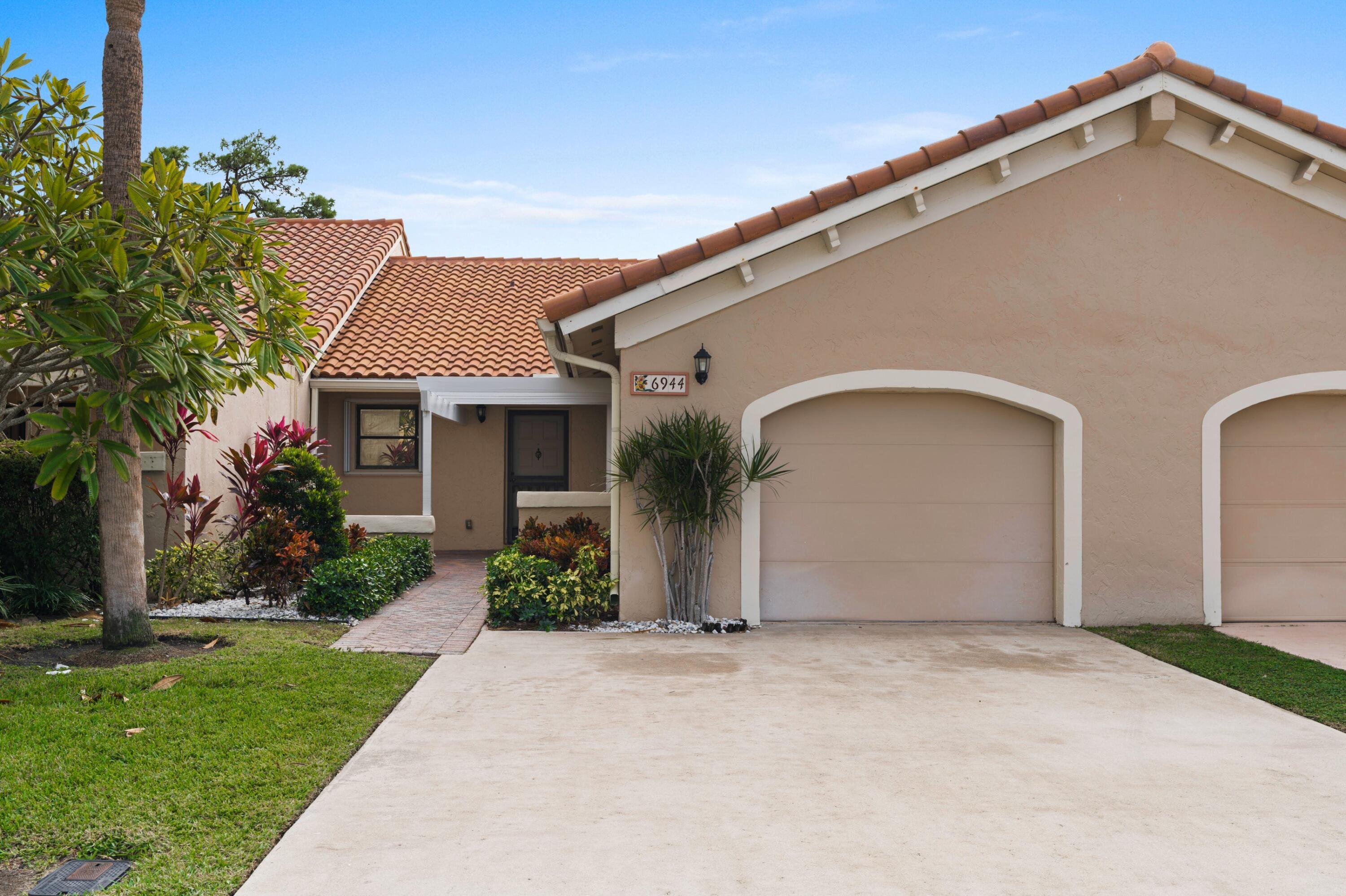 6944 Escobar Court Boca Raton, FL 33433 - Photo 20 of 36 Garage