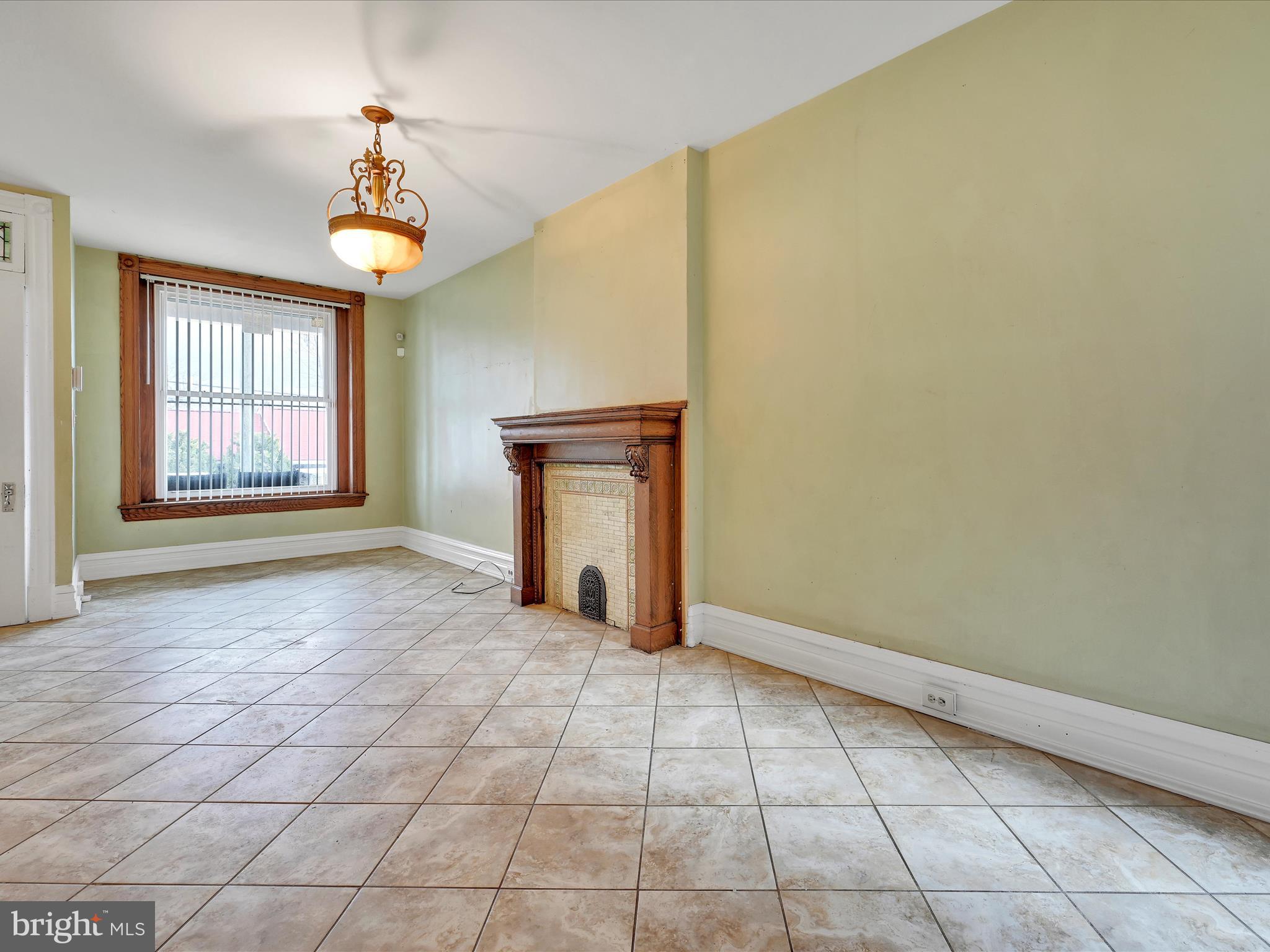 224 Jameson Place Reading, PA 19601 - Photo 6 of 26 Living Room