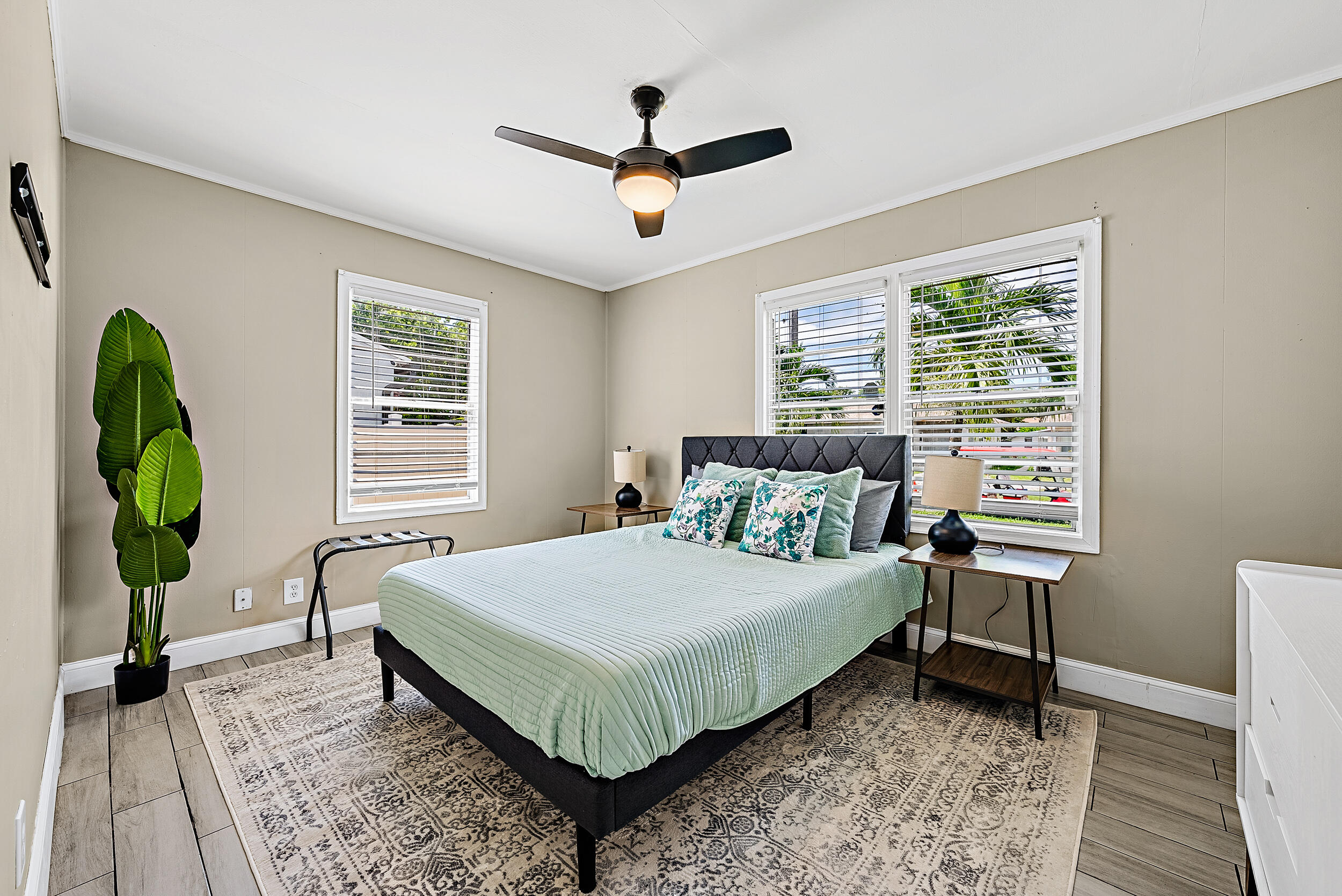 517 Colonial Road West Palm Beach, FL 33405 - Photo 10 of 23 517 Colonial Rd MLS-1