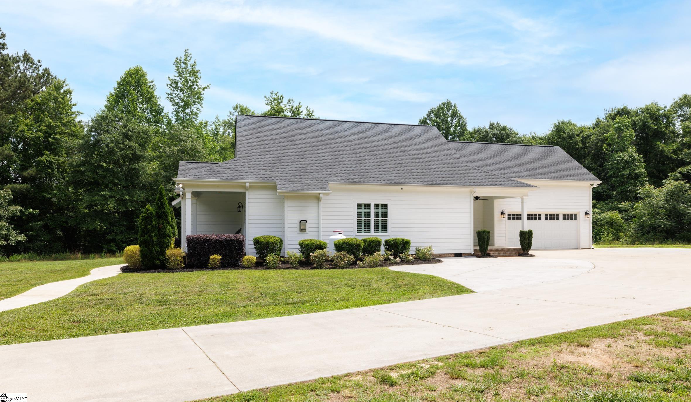 630 Mt Lebanon Church Road Greer, SC 29651 - Photo 4 of 39