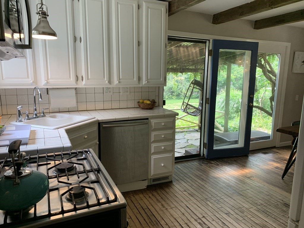 12 Sand Hill Road Amherst, MA 01002 - Photo 10 of 40 Gallery Image 10