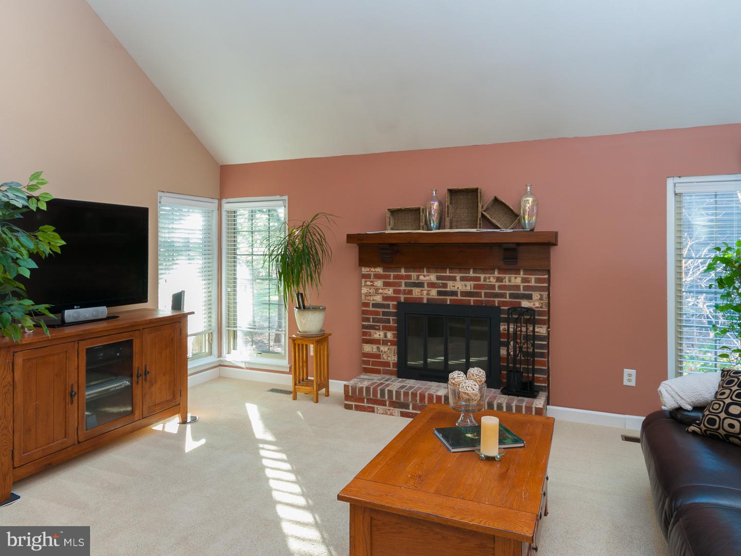 22 Fox Hollow Road Voorhees, NJ 08043 - Photo 5 of 25 Living Room