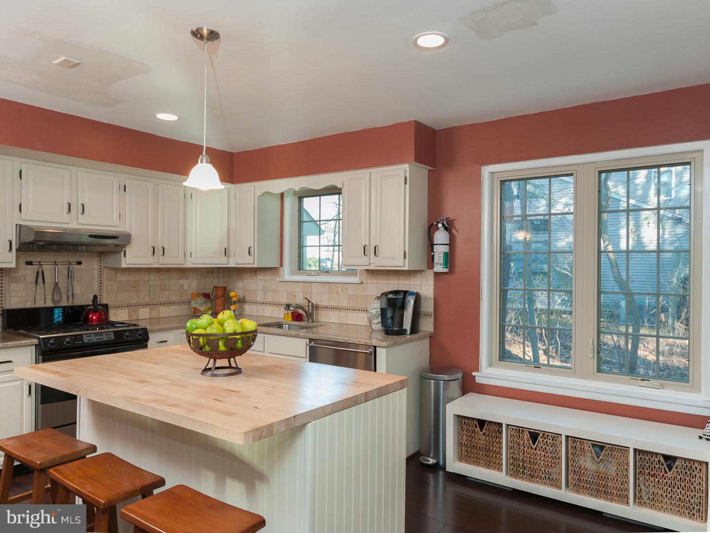 22 Fox Hollow Road Voorhees, NJ 08043 - Photo 7 of 25 Kitchen