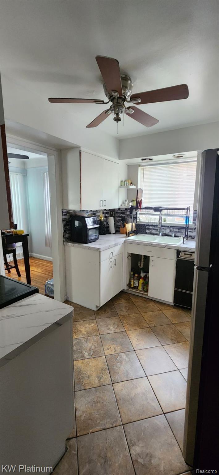 11684 Nottingham Road Detroit, MI 48224 - Photo 13 of 25 Gallery Image 13