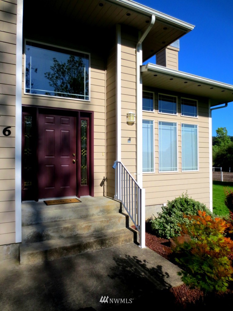 166 Derek Road Kelso, WA 98626 - Photo 2 of 25 Gallery Image 2