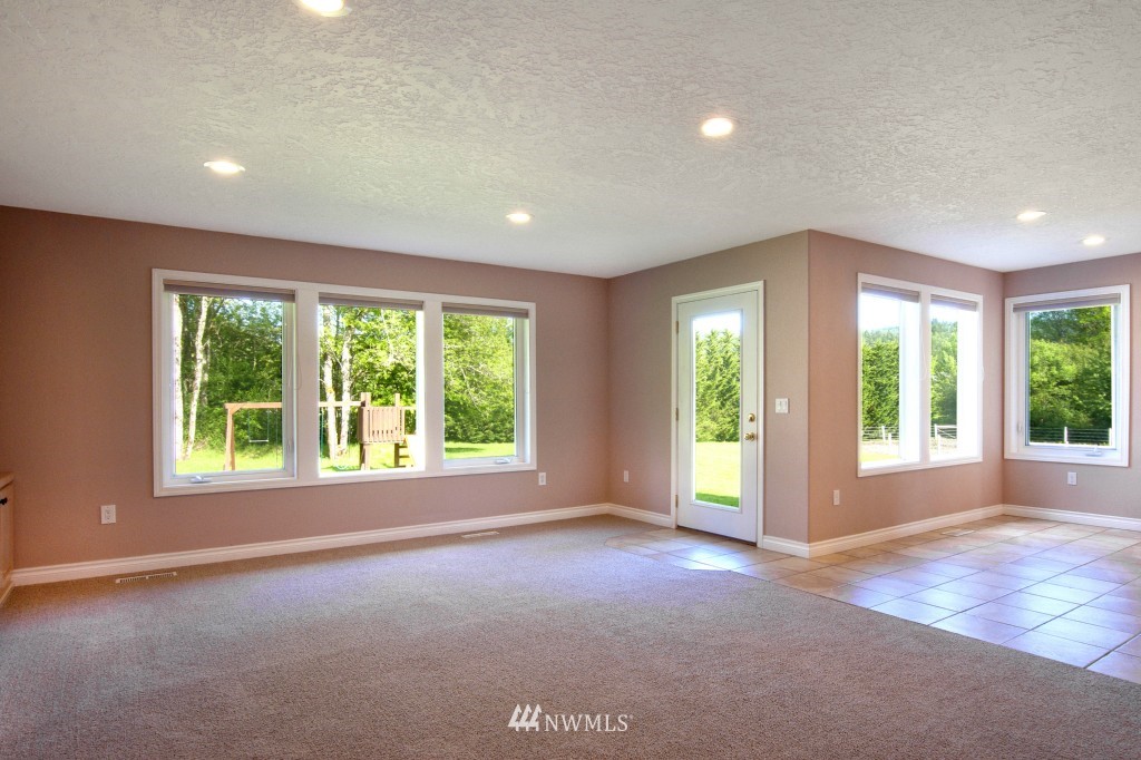 166 Derek Road Kelso, WA 98626 - Photo 9 of 25 Gallery Image 9