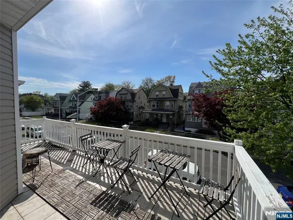 $2,700 | 182 North 19th Street, Unit 2, East Orange, NJ 07017