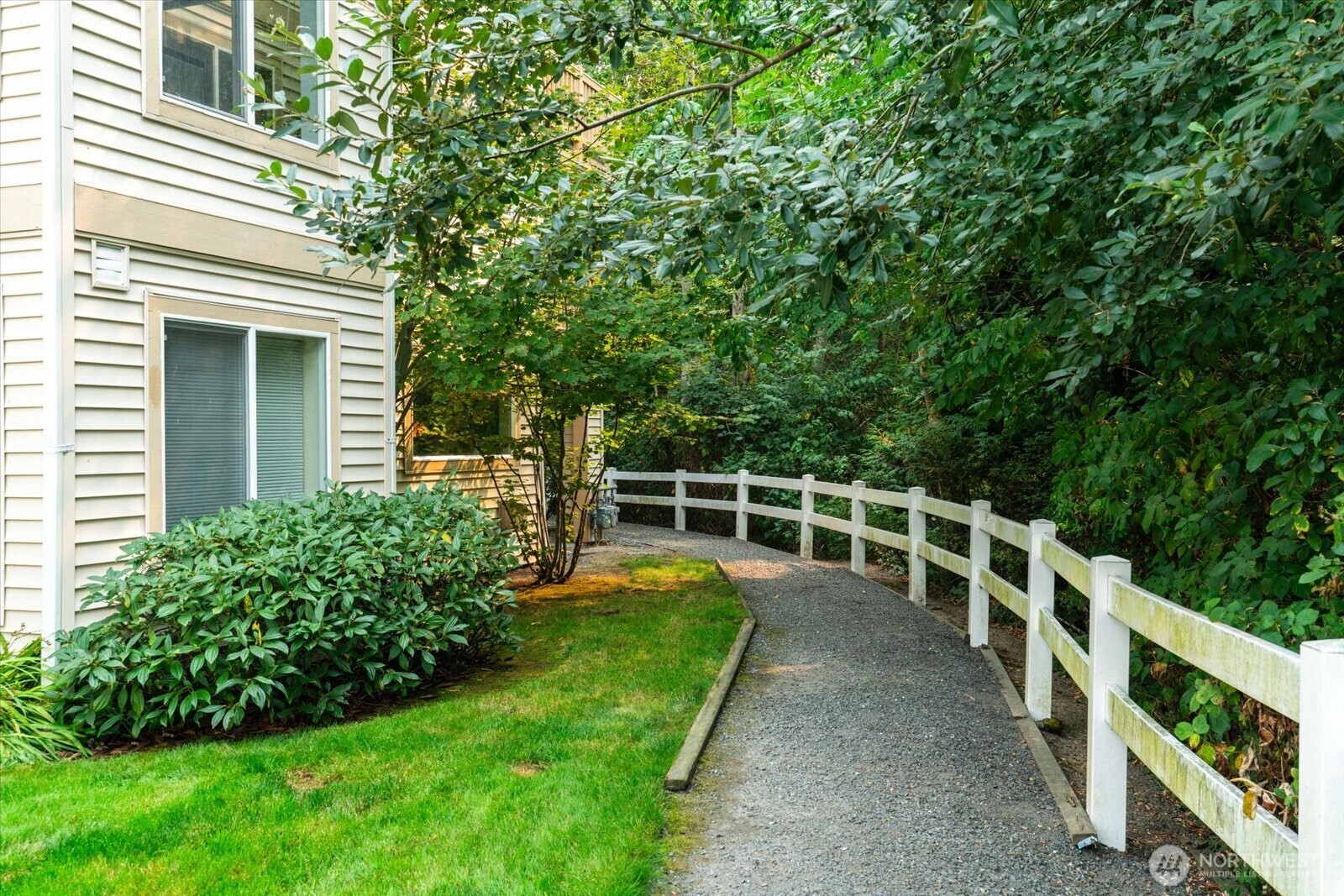 723 114th Street Southwest, Unit Y203 Everett, WA 98204 - Photo 12 of 35 a view of a house with backyard and porch