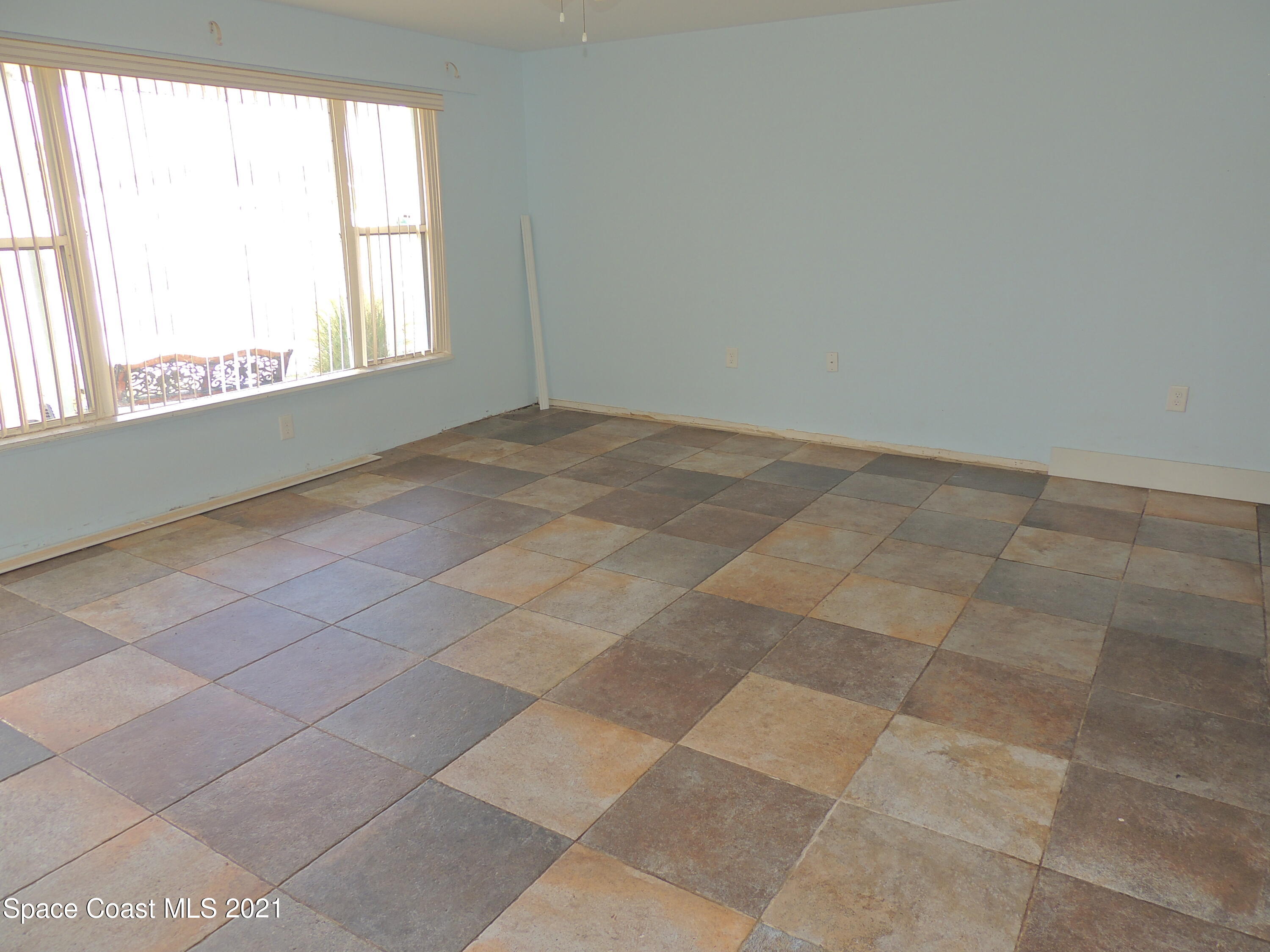 2250 Shell Avenue Indialantic, FL 32903 - Photo 4 of 12 DSCN8944