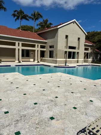 a view of a yard with a fountain