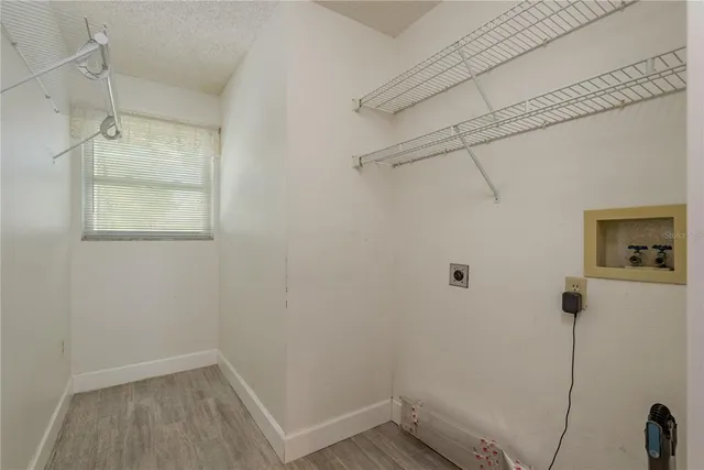 a view of outdoor area with sign board