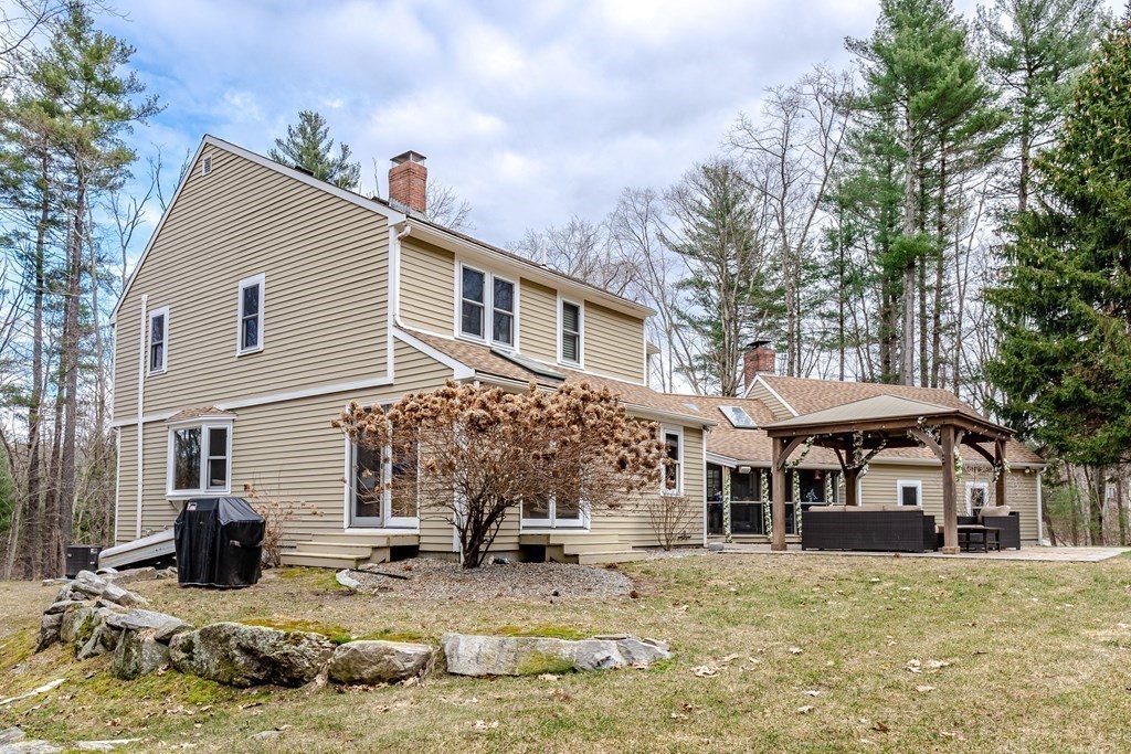 291 Hudson Road Bolton, MA 01740 - Photo 3 of 30 Gallery Image 3