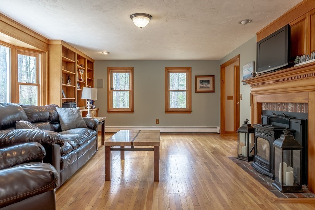291 Hudson Road Bolton, MA 01740 - Photo 9 of 30 Gallery Image 9