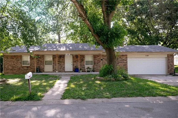 1129 Fairlawn Avenue, Marshall, MO 65340