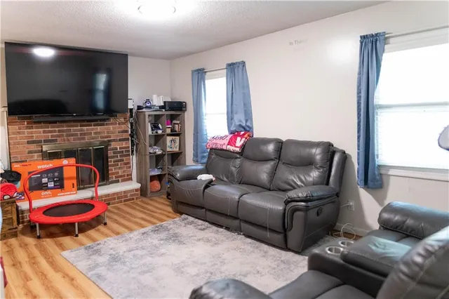 $215,000 | 1129 Fairlawn Avenue, Marshall, MO 65340