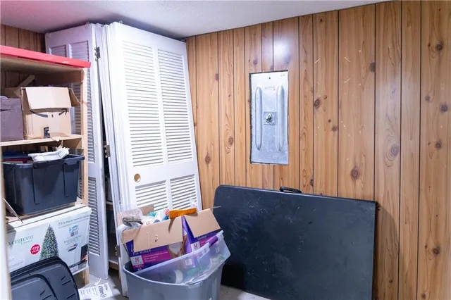 $215,000 | 1129 Fairlawn Avenue, Marshall, MO 65340