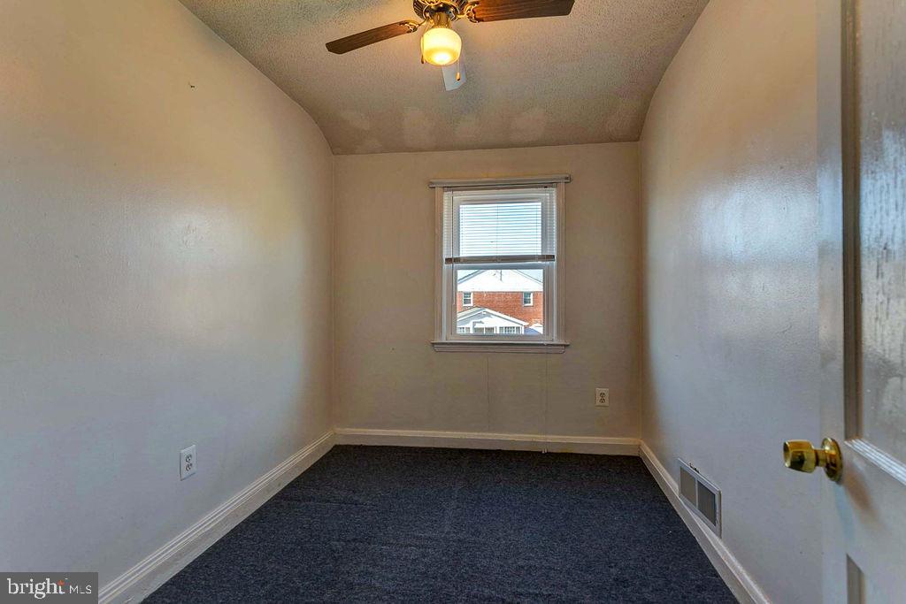 1909 Quentin Road Baltimore, MD 21222 - Photo 26 of 41