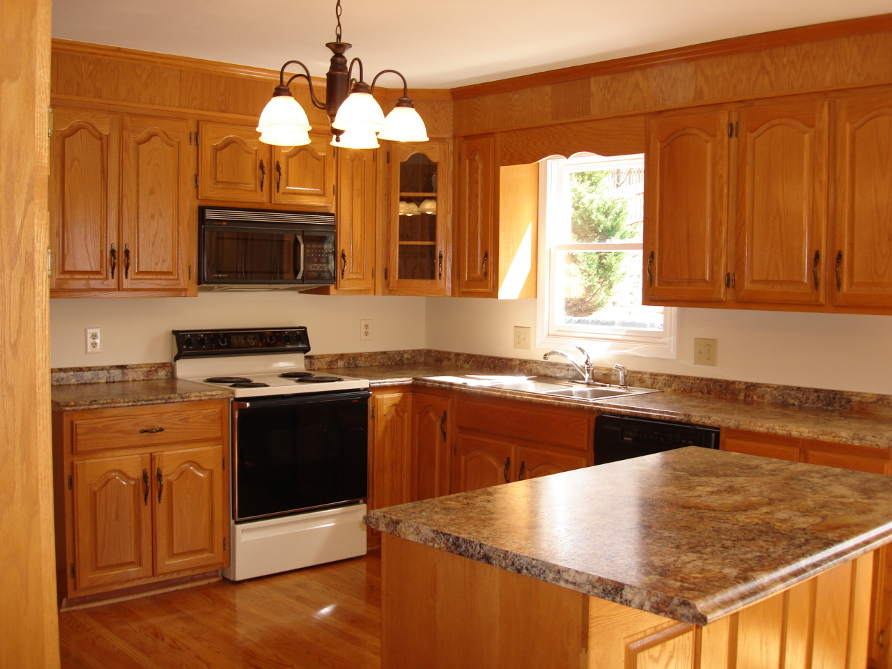 1738 Millbridge Road Salem, VA 24153 - Photo 11 of 20 Kitchen with new counter tops