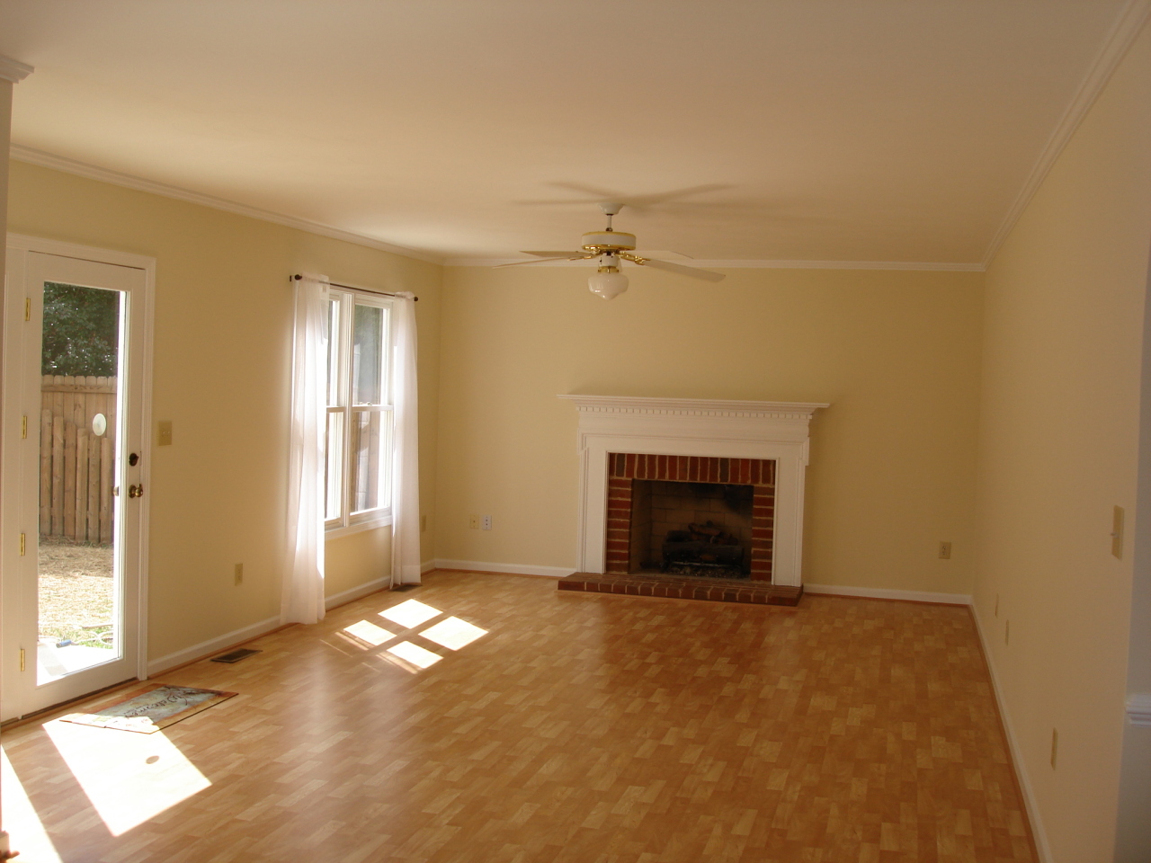1738 Millbridge Road Salem, VA 24153 - Photo 12 of 20 Large family room