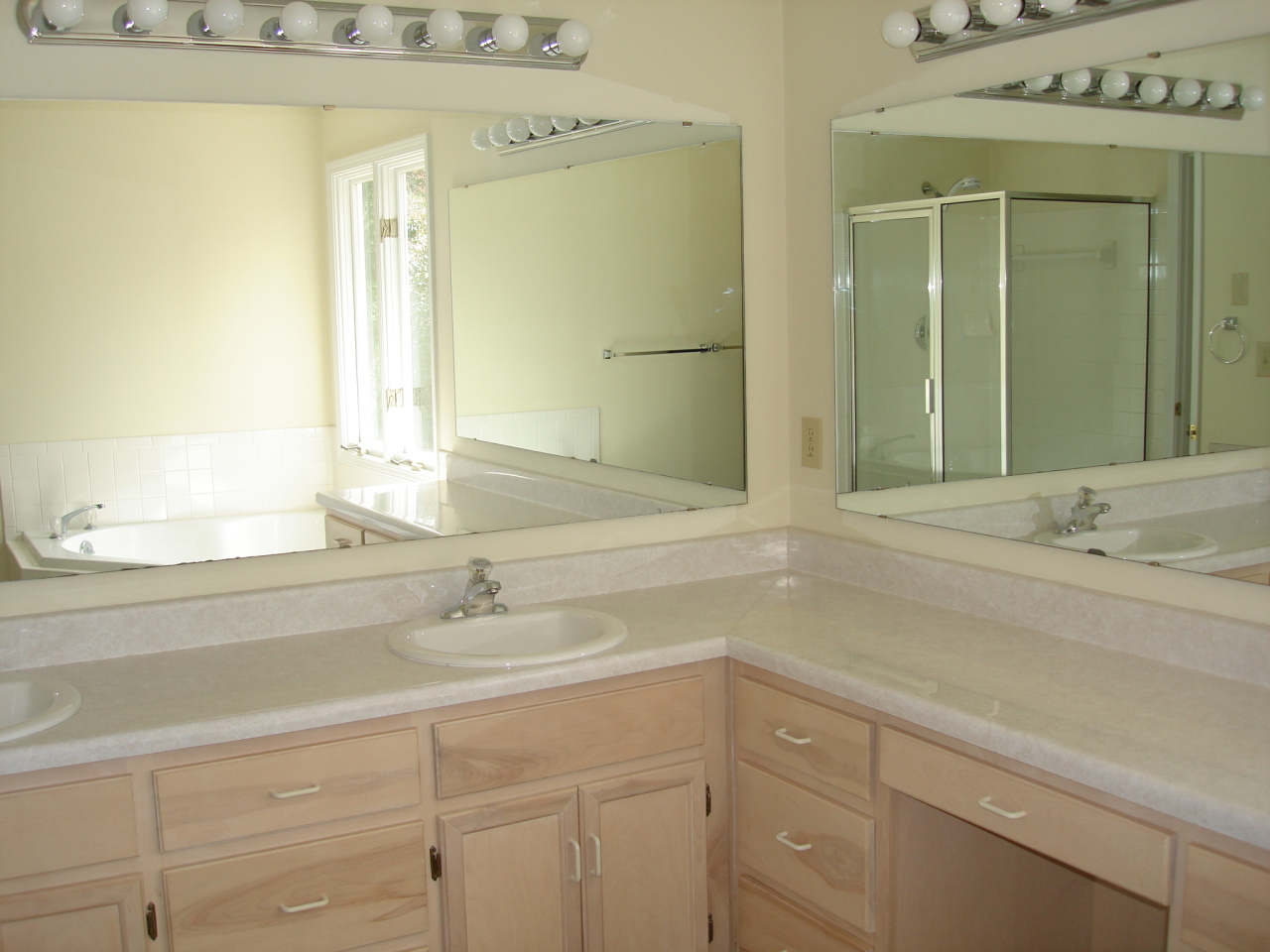 1738 Millbridge Road Salem, VA 24153 - Photo 18 of 20 Master Bath