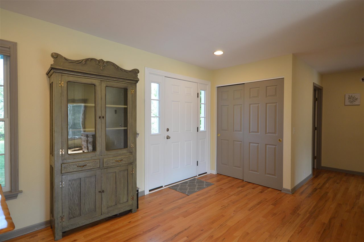 4880 North Putnam Road Suttons Bay, MI 49682 - Photo 10 of 41 1890274-9.JPG