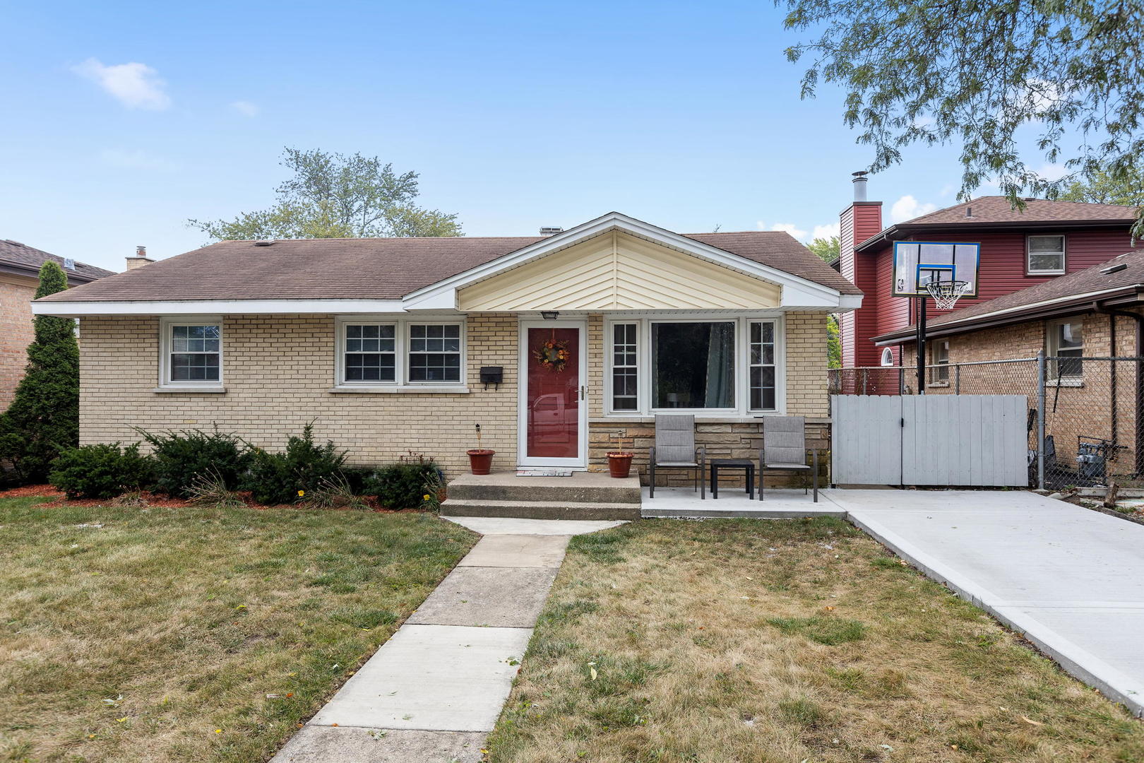 6193 Washington Street Chicago Ridge, IL 60415 - Photo 1 of 14 a view of a house with a patio