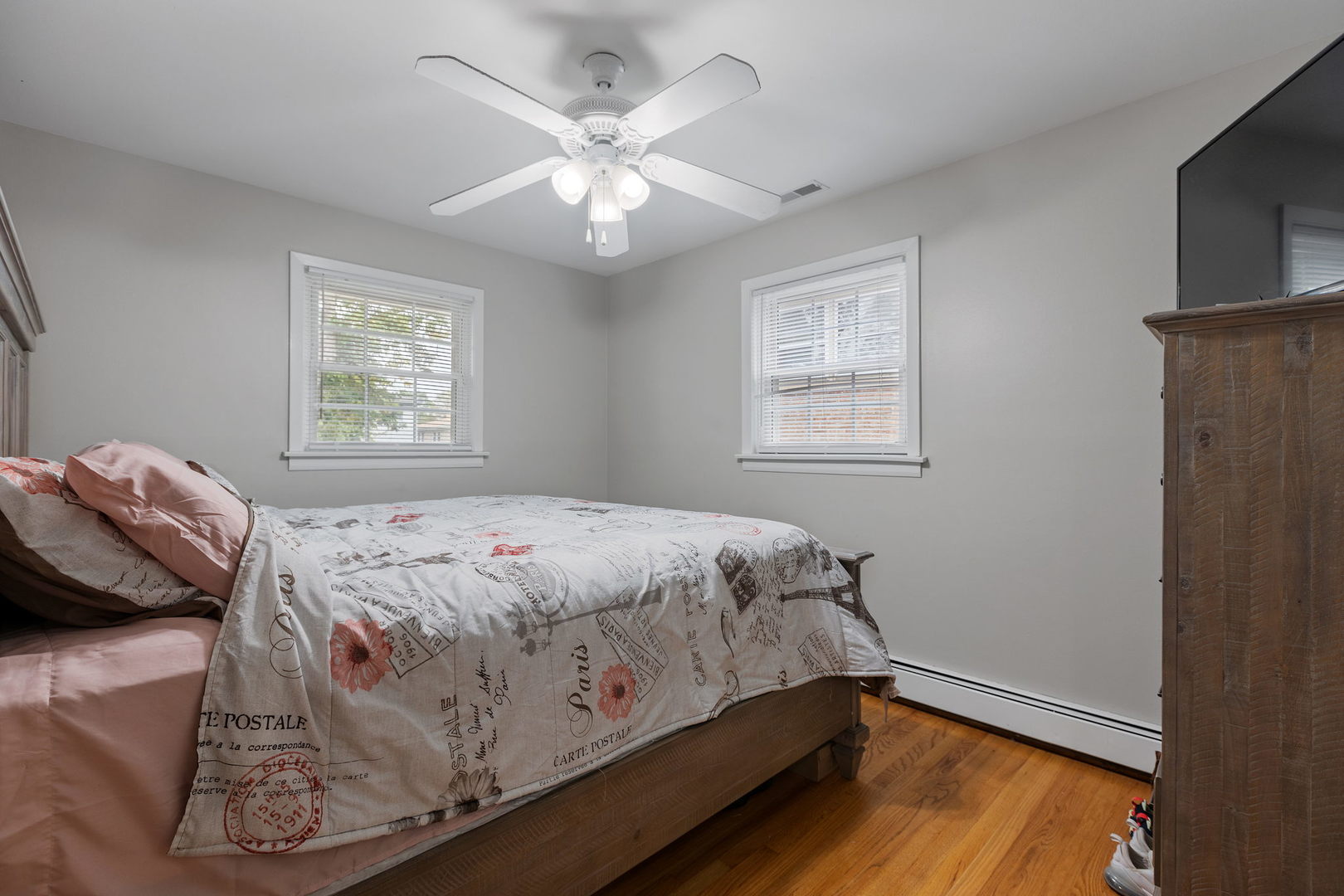 6193 Washington Street Chicago Ridge, IL 60415 - Photo 6 of 14 a bedroom with bed and window