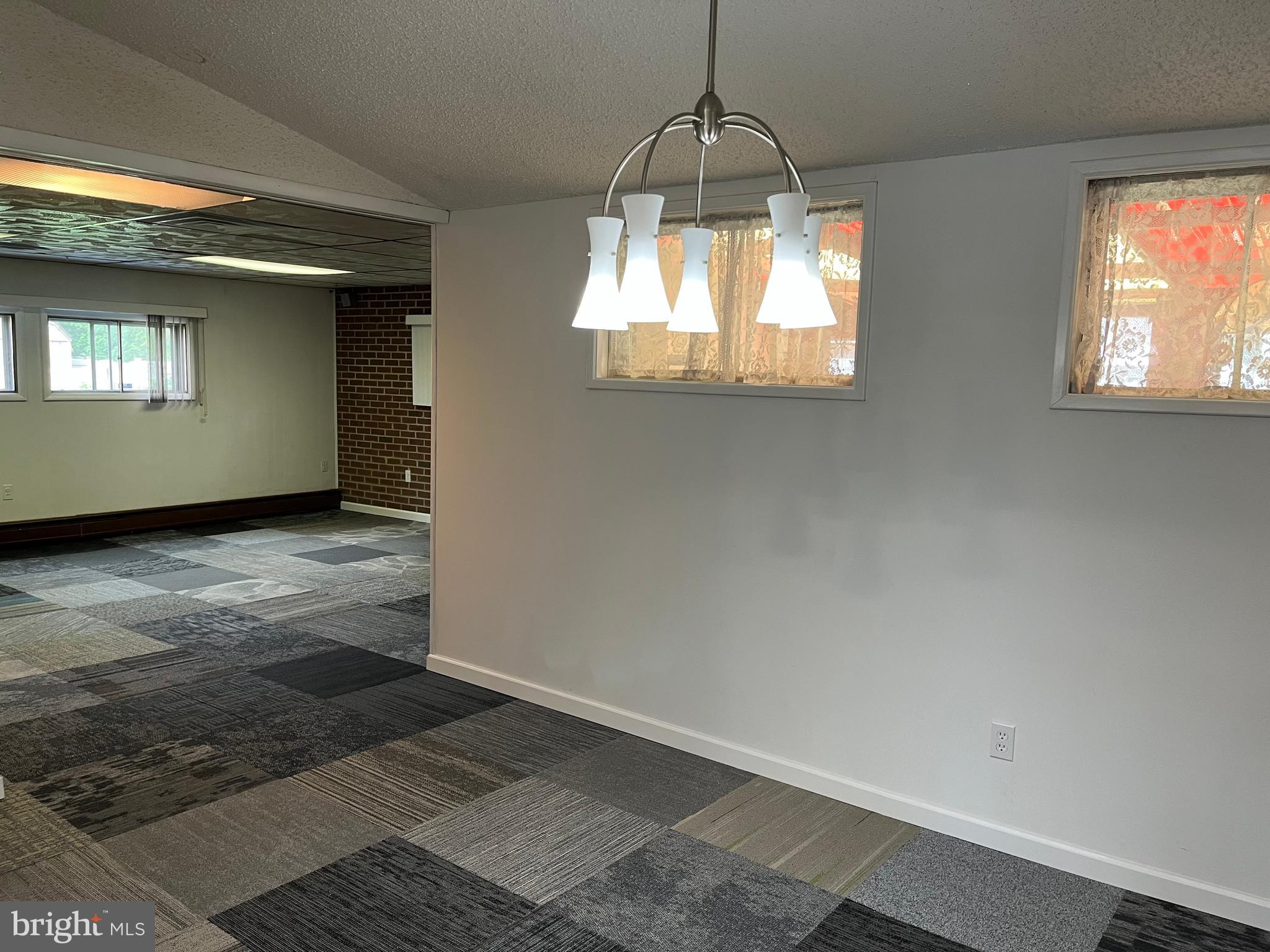 2817 Nestling Road Philadelphia, PA 19154 - Photo 9 of 17 Dinning room