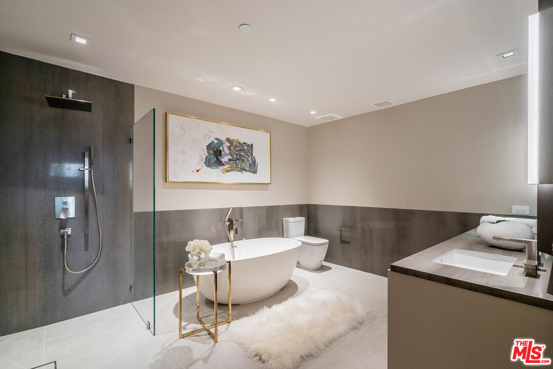 2391 Roscomare Road, Unit 401 Los Angeles, CA 90077 - Photo 8 of 22