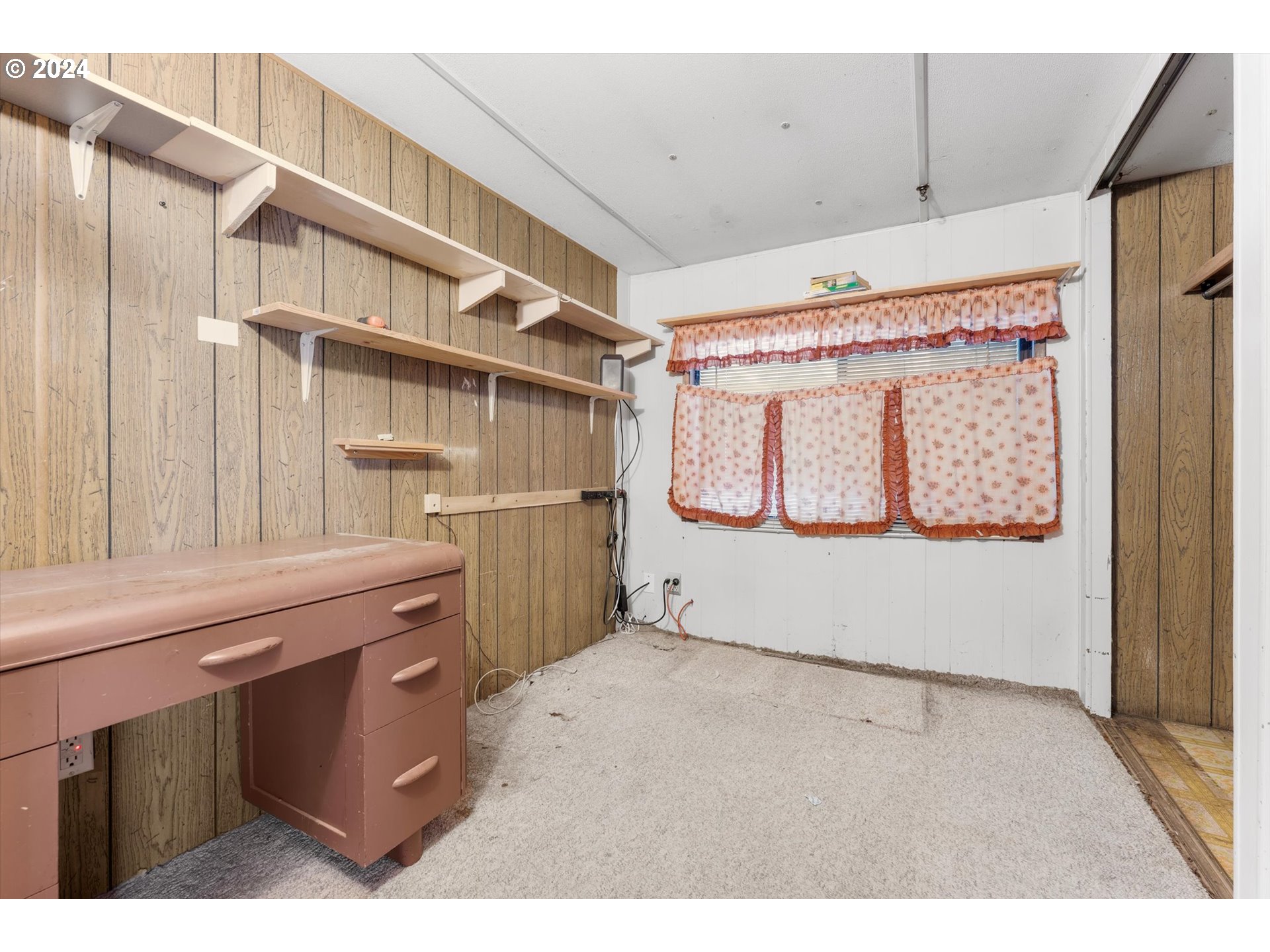 22204 Northeast Barr Road, Unit 18 Fairview, OR 97024 - Photo 5 of 14 Gallery Image 5