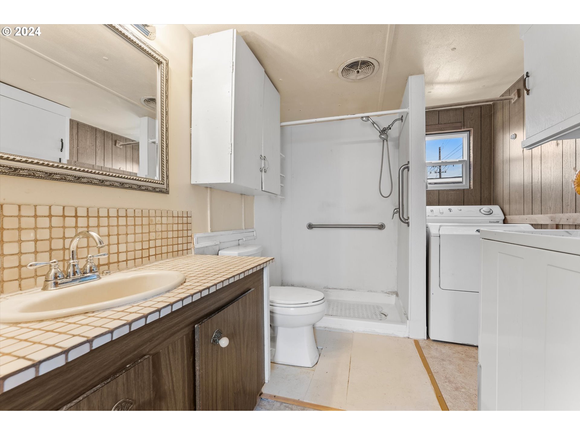 22204 Northeast Barr Road, Unit 18 Fairview, OR 97024 - Photo 6 of 14 Gallery Image 6