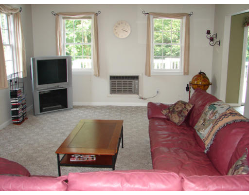 9 Hunters Lane Ashland, MA 01721 - Photo 11 of 26 Gallery Image 11
