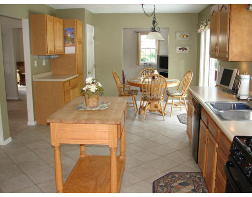 9 Hunters Lane Ashland, MA 01721 - Photo 7 of 26 Gallery Image 7
