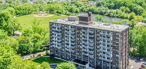 $225,000 | 1100 Clove Road, Unit 2B | Silver Lake