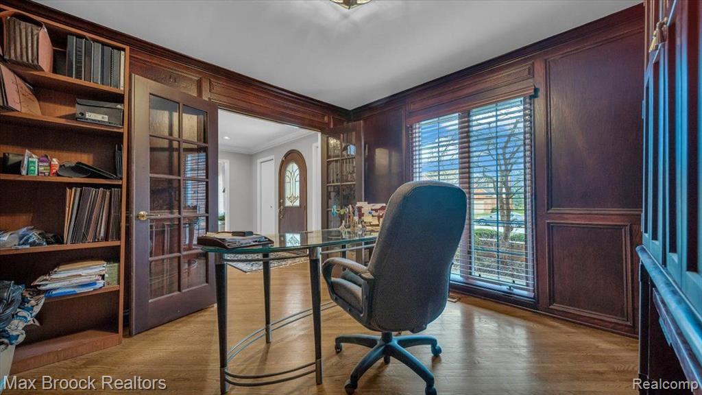 404 Shellbourne Drive Rochester Hills, MI 48309 - Photo 7 of 52