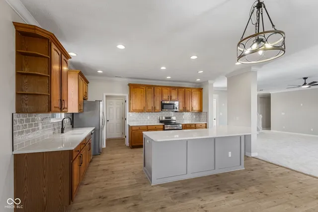 $750,000 | 3192 East 400S, Greenfield, IN 46140