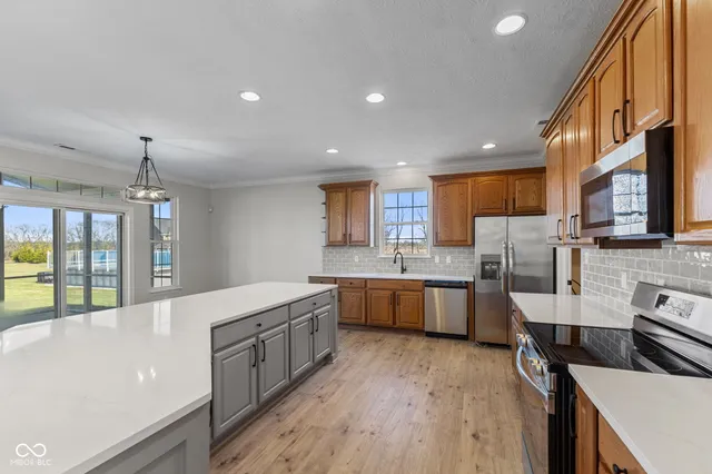 $750,000 | 3192 East 400S, Greenfield, IN 46140