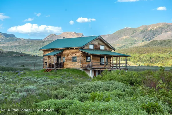 $975,000 | 15 Rainbow Drive, Cora, WY 82925