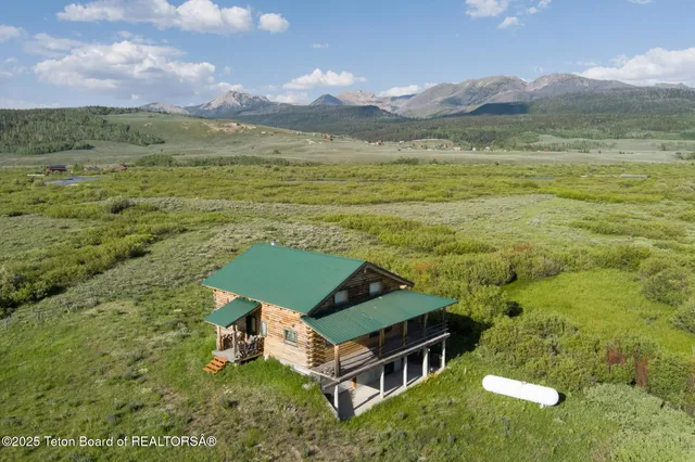 $1,100,000 | 15 Rainbow Drive, Cora, WY 82925