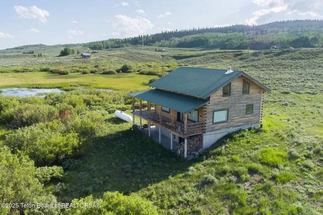 $1,100,000 | 15 Rainbow Drive, Cora, WY 82925