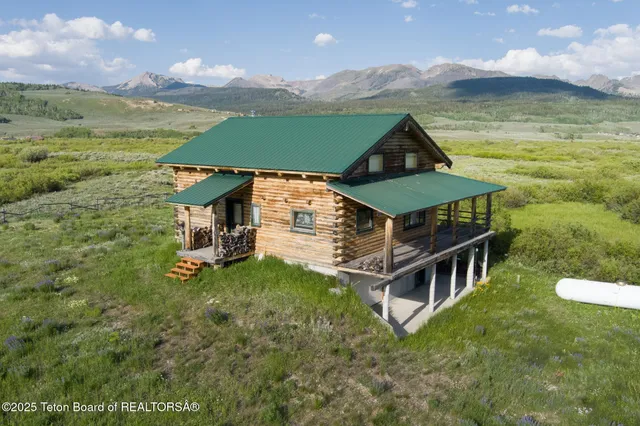 $1,100,000 | 15 Rainbow Drive, Cora, WY 82925